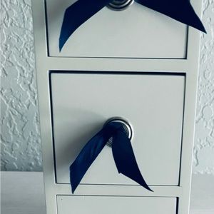 Pottery Barn Jewelry Box w Blue Ribbons - Mint Condition!